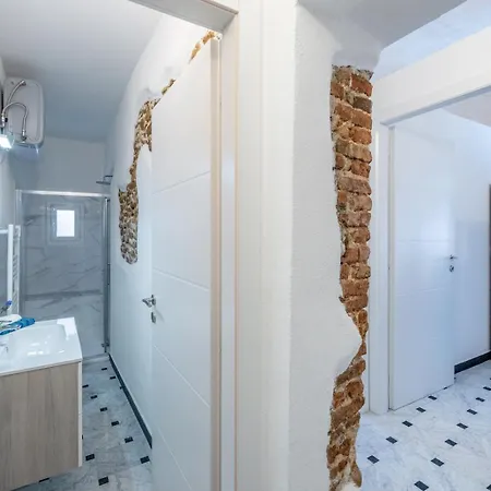 La Corte Sconta Finalborgo Apartmán *